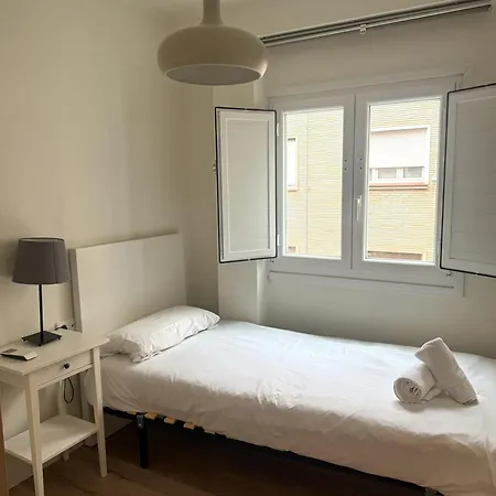 Loira La Via, Encanto En Zona Residencial Сарагоса